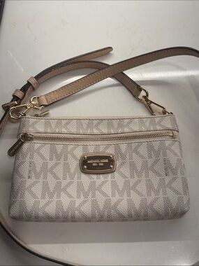 Michael Kors Cream/Beige Signature Crossbody with original MK leather strap